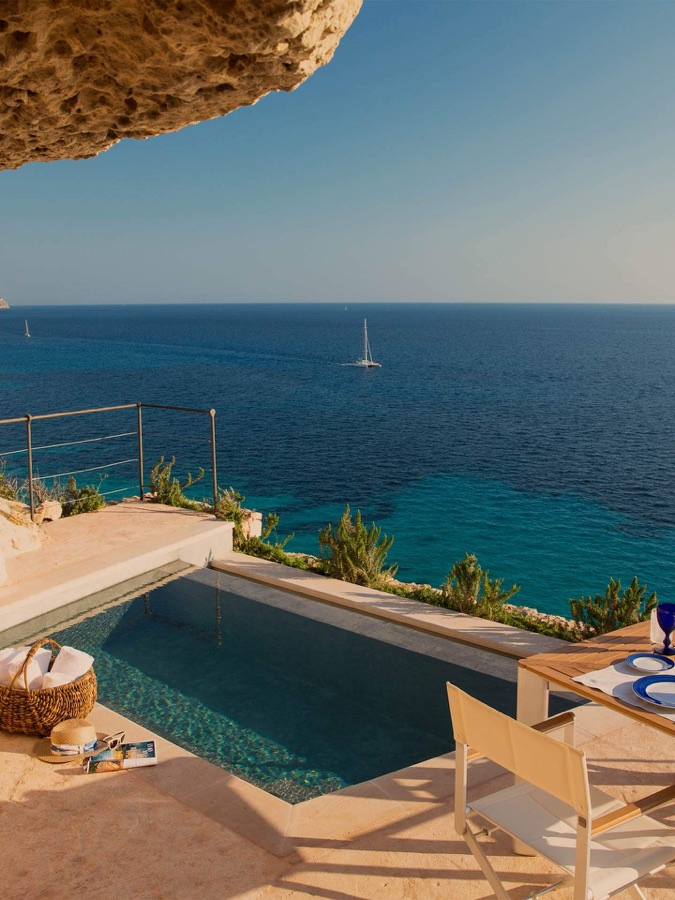 Cap Rocat — The suites